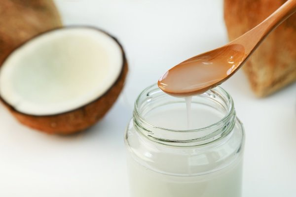 O óleo de coco é rico em antioxidantes. (Foto: Divulgação)